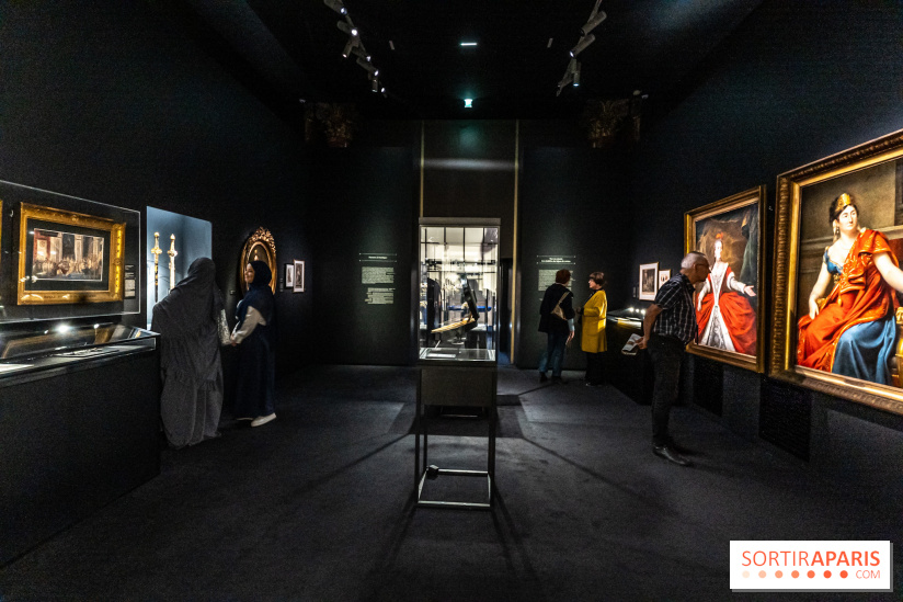 L'exposition gratuite des Bijoux de scène de la Comédie Française se dévoile à l'Hôtel Mercy-Argenteau