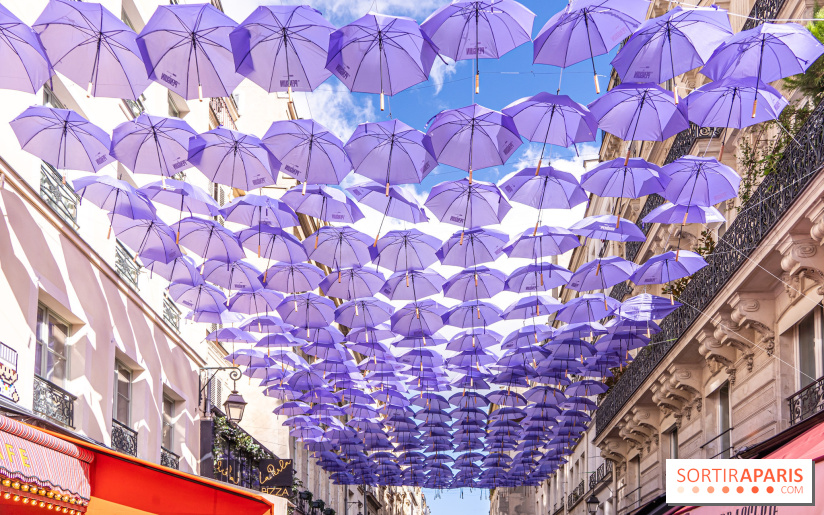La rue Montorgueil transformée en Gotham pour célébrer la série The Penguin sur Max avec des parapluies violet