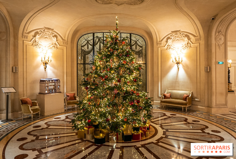 Les plus beaux sapins de Noël à Paris 2024 à découvrir : le Shangri-La Paris