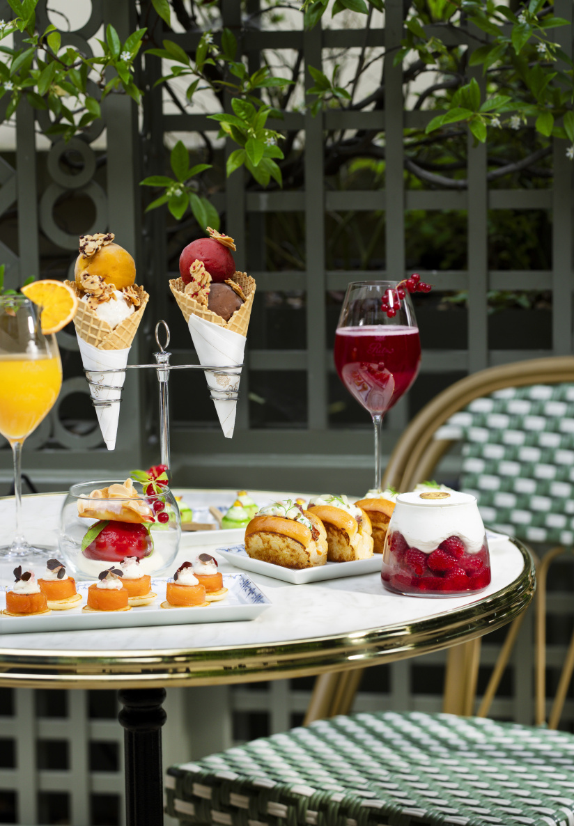 La terrasse d’été du Ritz s'installe Place Vendôme à Paris
