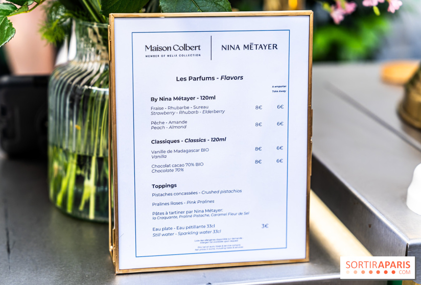 Nina Métayer installe son chariot à glace chez Maison Colbert