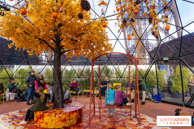 Bulle d'automne de la tour Eiffel : arbre géant et jeu grandeur nature au sommet de Paris