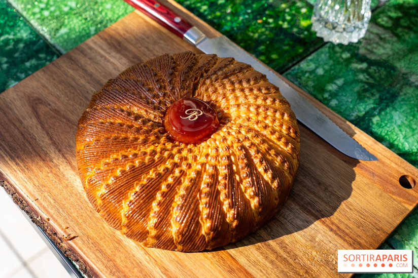 La sublime Galette des Rois 2026 du Bristol Paris par Maxence Barbot