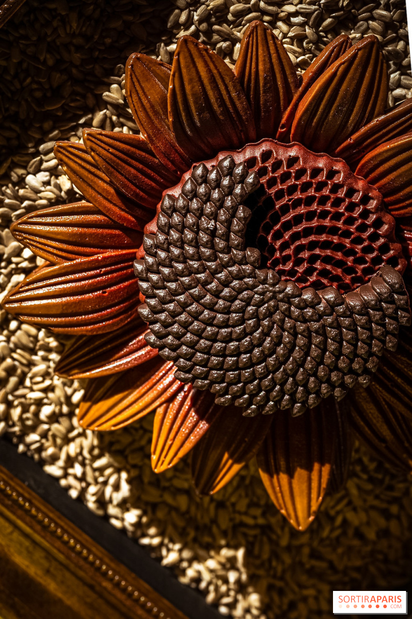 L'Oeuf de Pâques Tournesol du Péninsula Paris, la "Fleur de Lumières" par Anne Coruble