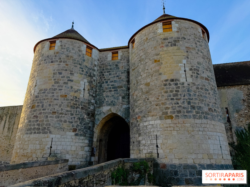 Ce donjon en Essonne est la copie miniature du Louvre médiéval de Philippe Auguste