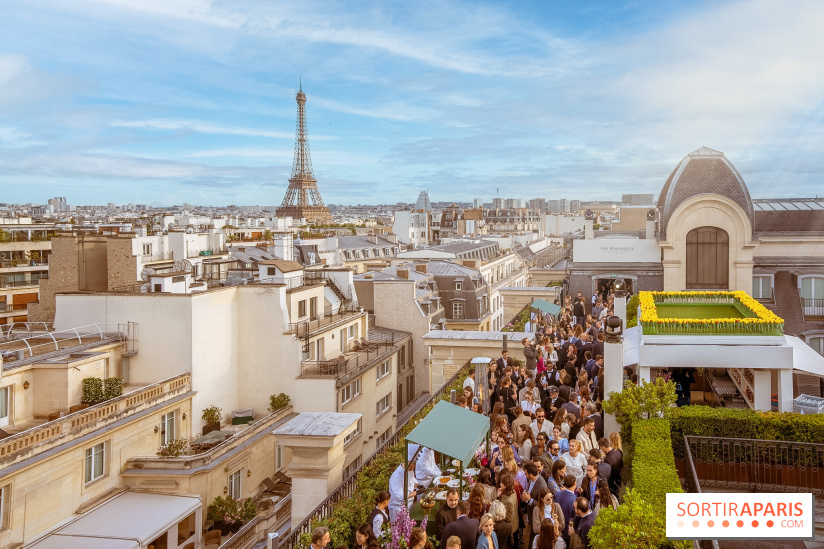 La terrasse en Rooftop du Peninsula Paris 2026, le bar perché à la vue exceptionnelle