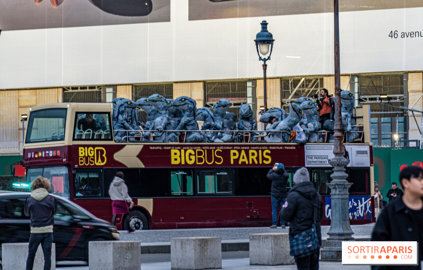 Quand des dinosaures défilent à Paris
