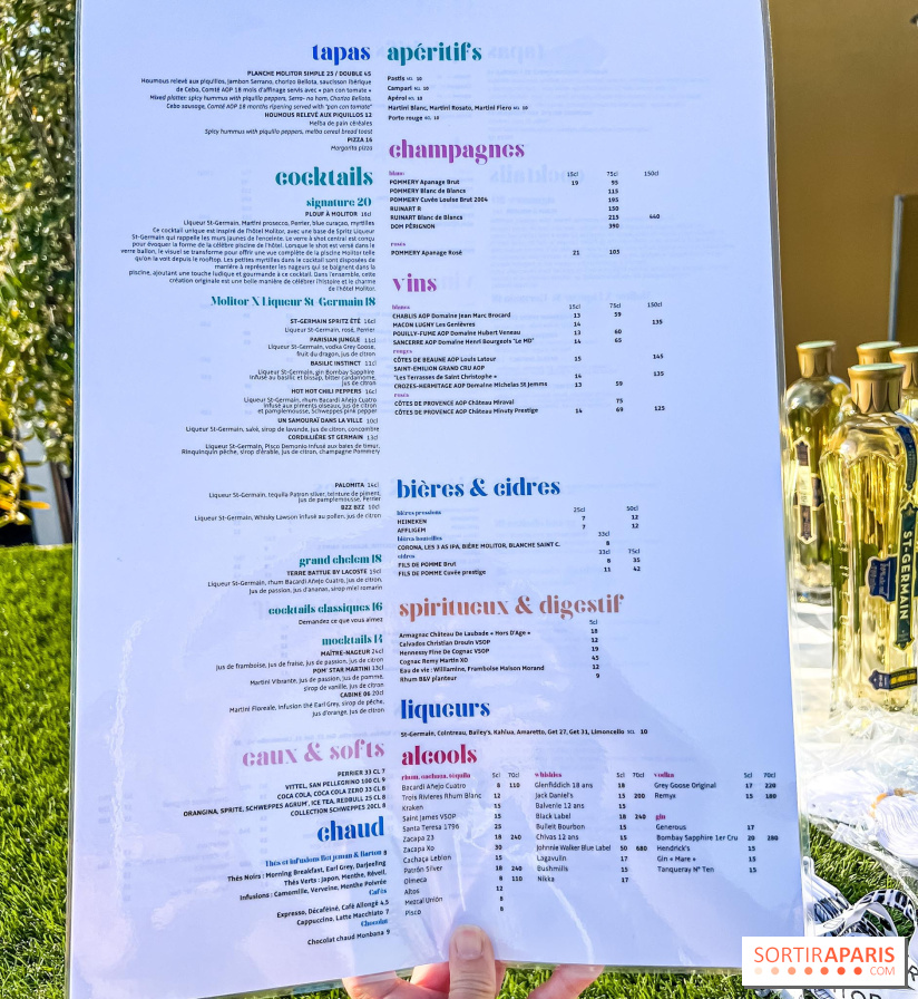 Le superbe rooftop terrasse de Molitor à Paris avec vue sur piscine en mode sunset