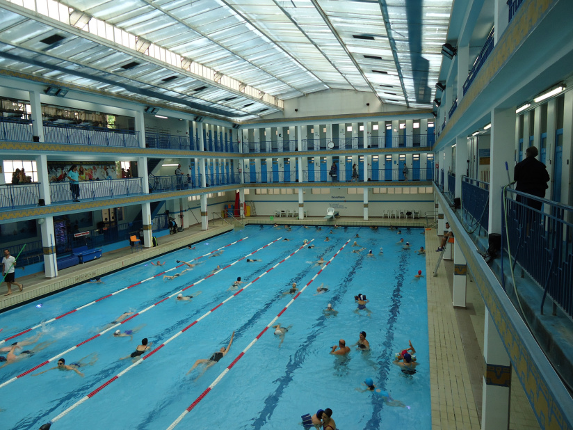 La piscine Pontoise, ce joyau Art déco, rouvre ses portes à Paris en mode accessible