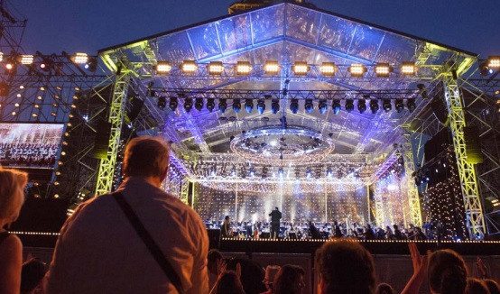 Concert du 14 juillet 2014 au Champs de Mars à Paris