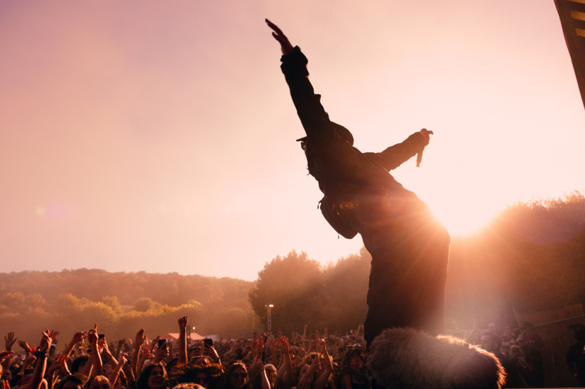 Rock en Seine 2025 : Jour 5 avec QOTSA, Fontaines D.C., Last Train... on y était, on vous raconte