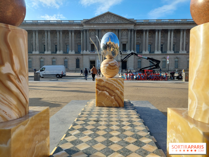 Paris : quel est ce portail monumental installé sur la place du Louvre ?