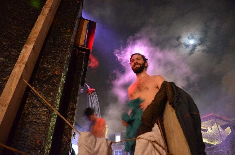 Feu aux fesses aux Grands Voisins : banc chauffant à ciel ouvert à Paris 
