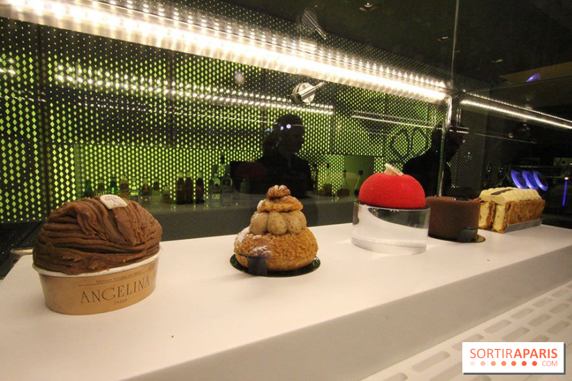 Le Café Renault sur les Champs