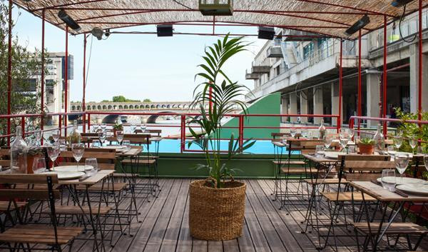 Le Playtime : la péniche terrasse piscine !