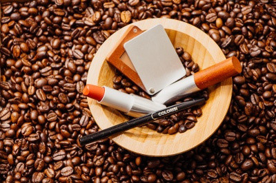 Colorisi : du maquillage green au café