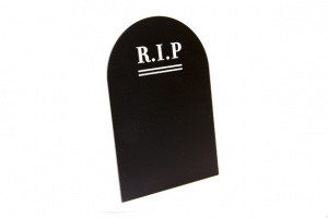 Une ardoise en pierre tombale pour écrire le menu