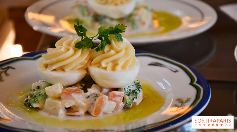 Brasserie Charlie, grands classiques & fruits de mer dans un esprit Art Nouveau à Neuilly-sur-Seine