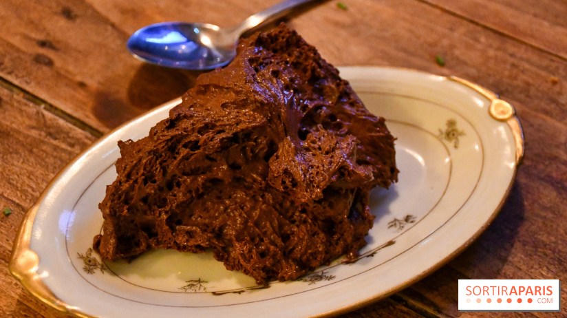 Mamine Batignolles : un resto à tapas façon cuisine de mamie au décor adorablement kitsch à Paris