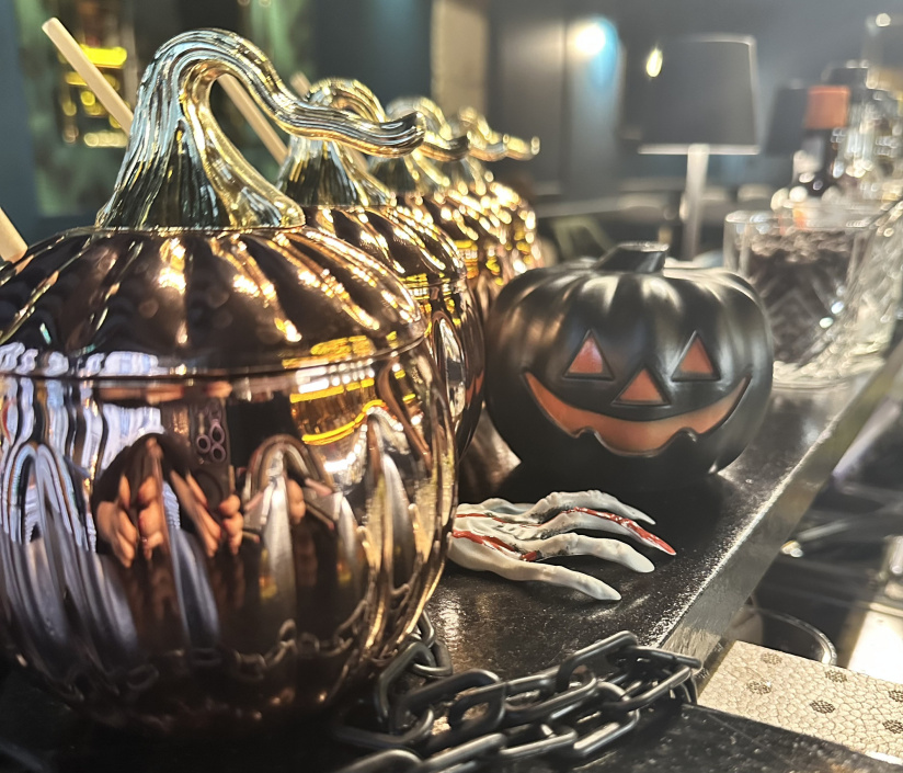 Halloween à Paris : cocktail citrouille et soirée déguisée au bar insolite du Solera
