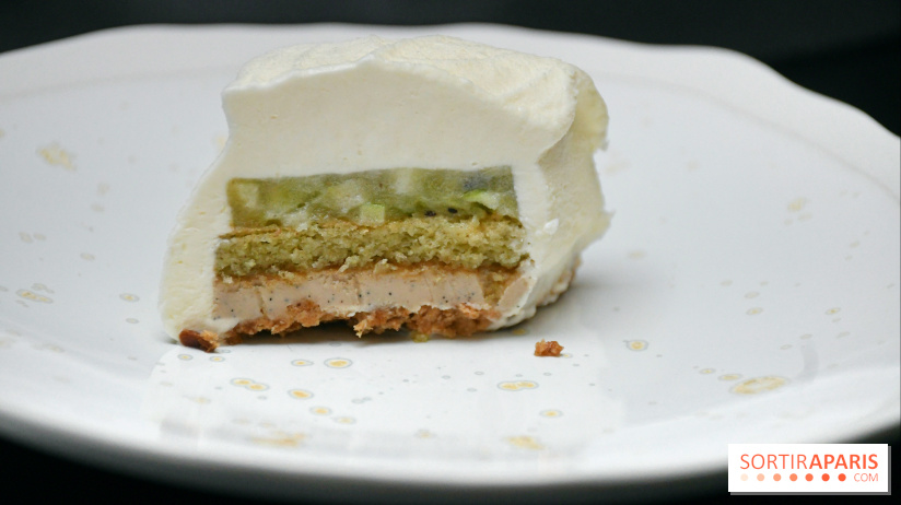 Pour ce Noël 2025, Naraé Kim dévoile une bûche raffinée et délicate au Park Hyatt Paris-Vendôme