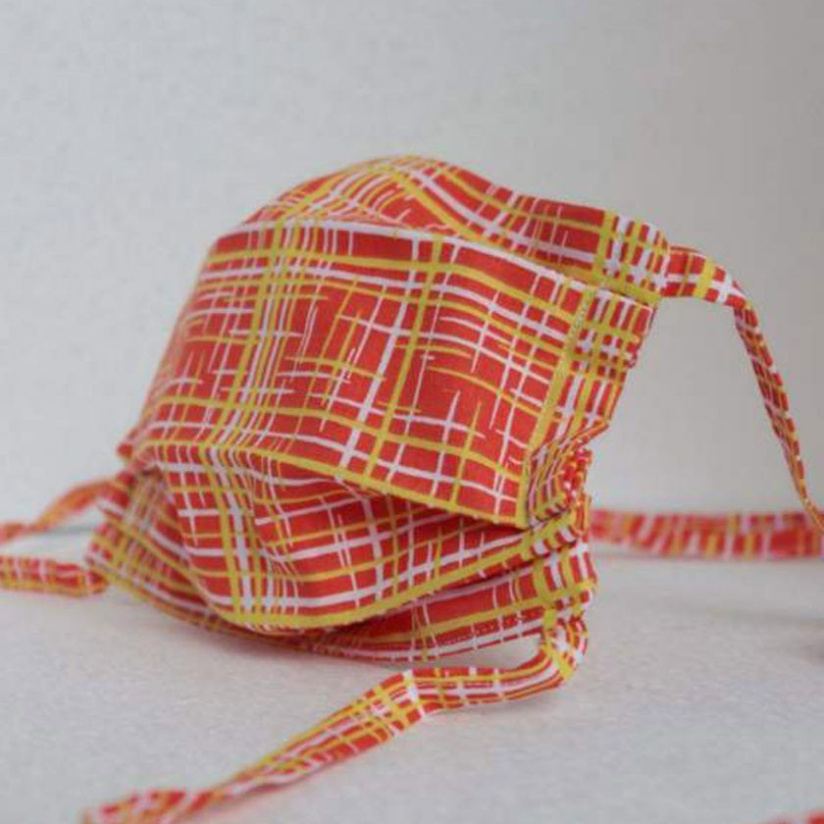 Coronavirus : des masques de protection conçus par un collectif de couturières senior