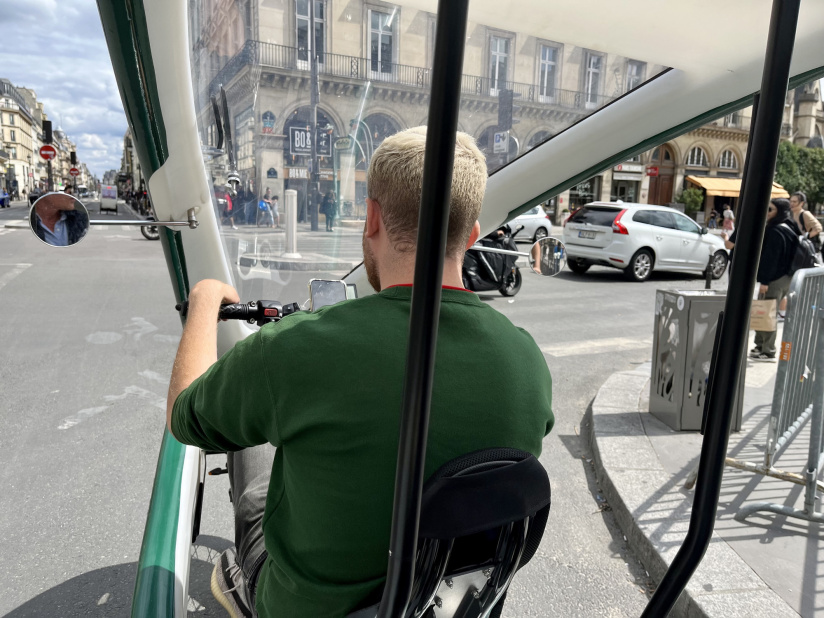 Le vélo-taxi, le nouveau mode de transport alternatif pour Parisiens et touristes