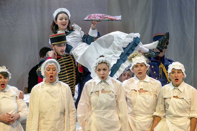 Offenbach à l'affiche avec Belle Lurette au théâtre du Gymnase Marie Bell - découvrez notre avis