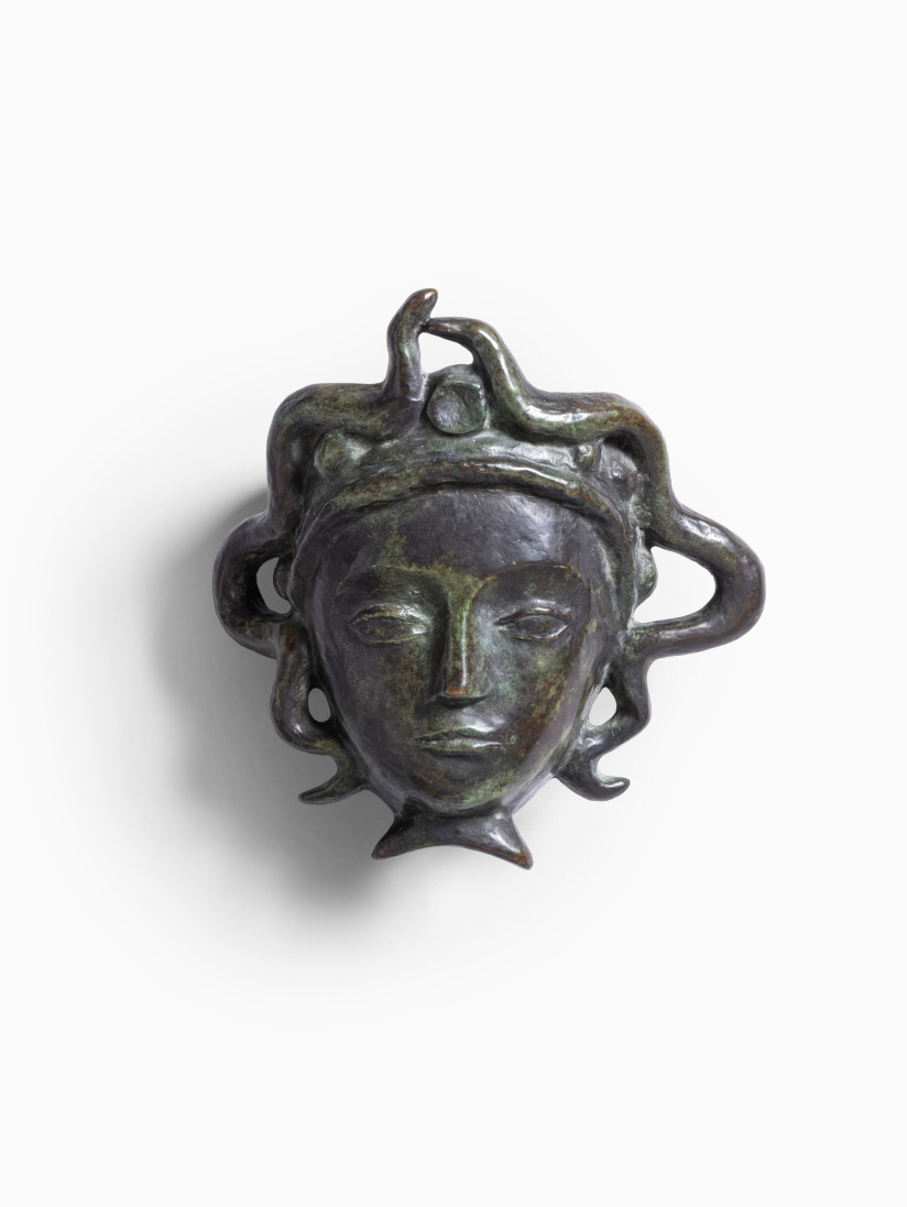 Important Design chez Sotheby’s Paris : l’exposition qui réunit Lalanne, Mucha et Giacometti