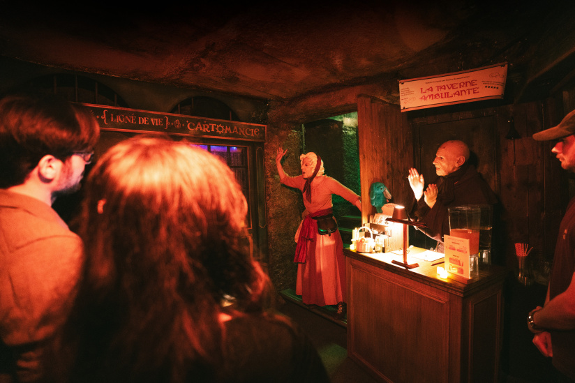 HERMÈS - Qui a tué le livreur ? : l’expérience immersive de Deep Inside entre enquête et théâtre à Paris