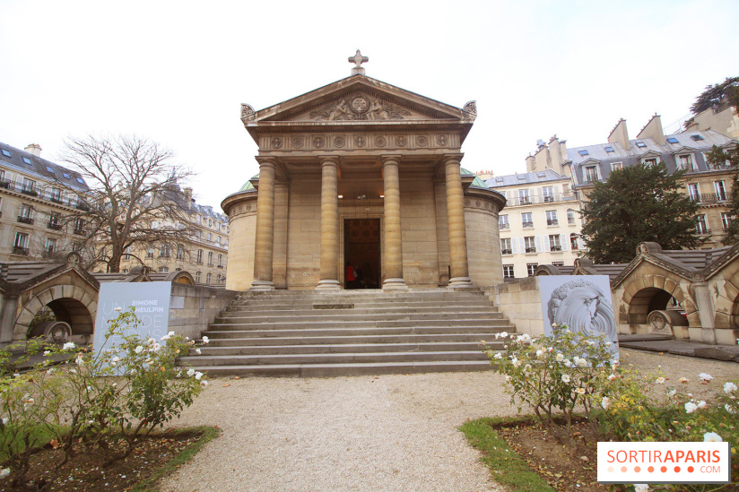 Un monde de plis à la chapelle Expiatoire