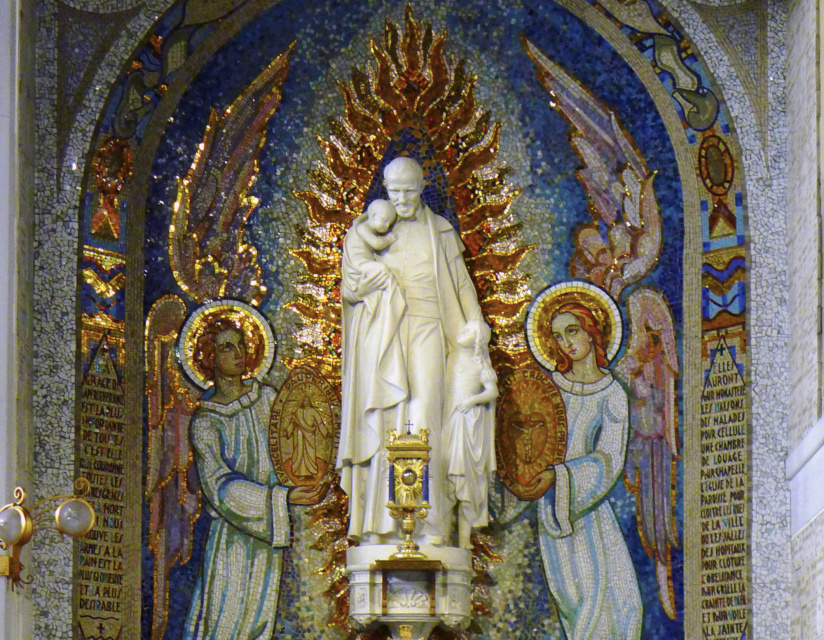 Chapelle de la Médaille Miraculeuse, une chapelle discrète qui cache un lieu de pèlerinage mondial
