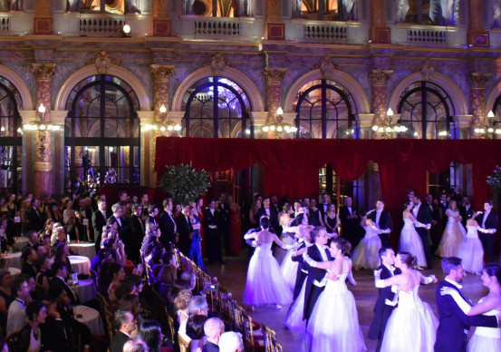 Bal des Parisiennes 2018 : un vrai bal viennois à l'Hôtel Intercontinental Paris Le Grand