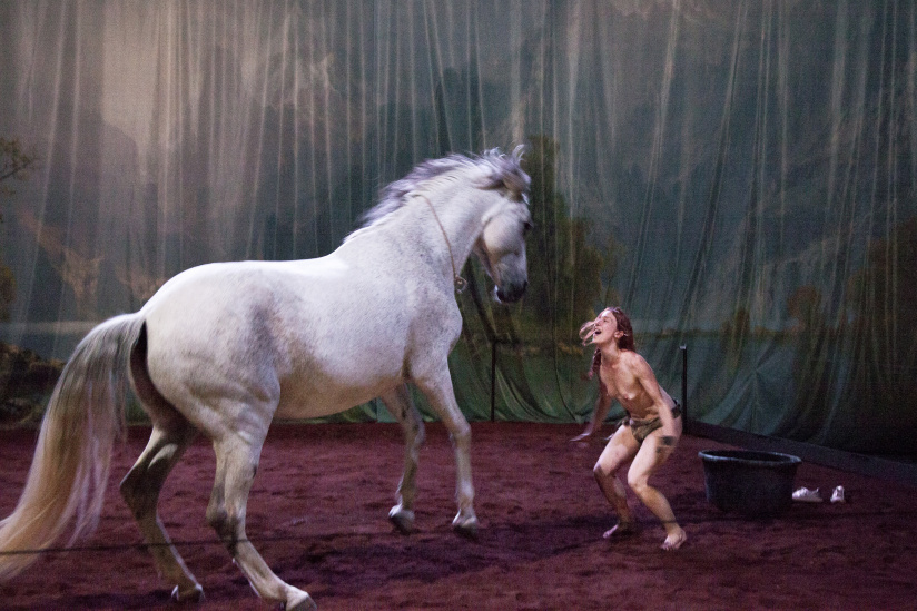 HATE de Laetitia Dosch au Théâtre Nanterre-Amandiers