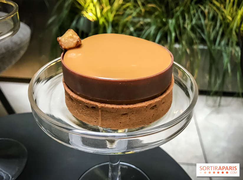 Tea-time Hotel Duo by Kevin Lacote