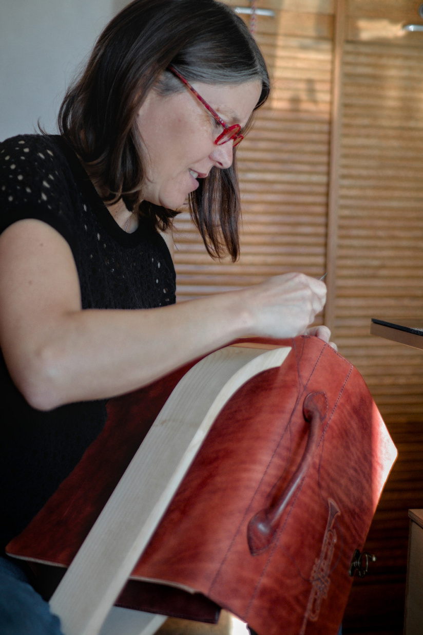 JEMA 2025 : une immersion dans ces ateliers qui façonnent la mode, les bijoux & les accessoires