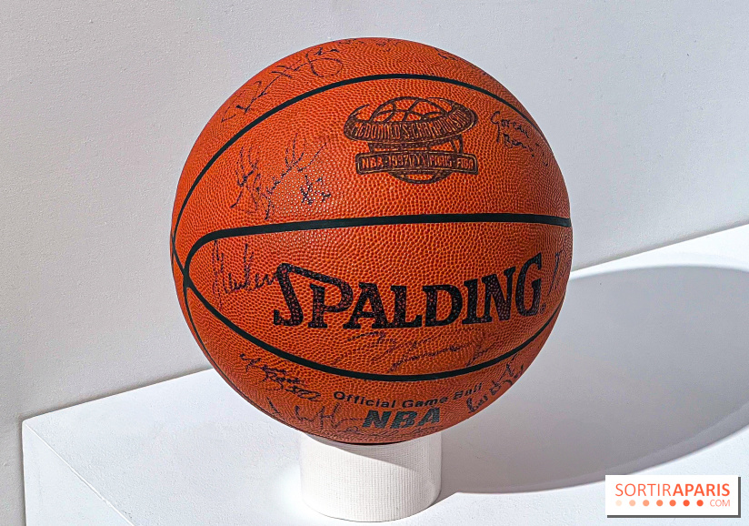 Une exposition gratuite d'objets de sport de collection ayant appartenu à des champions, à Paris 