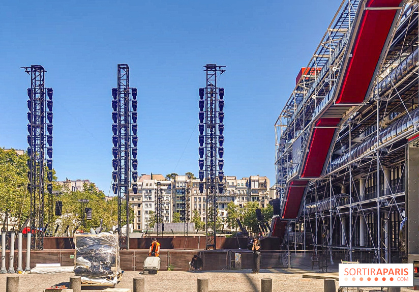 Paris : que se passe-t-il derrière les palissades qui barricadent la Place du Centre Pompidou ?