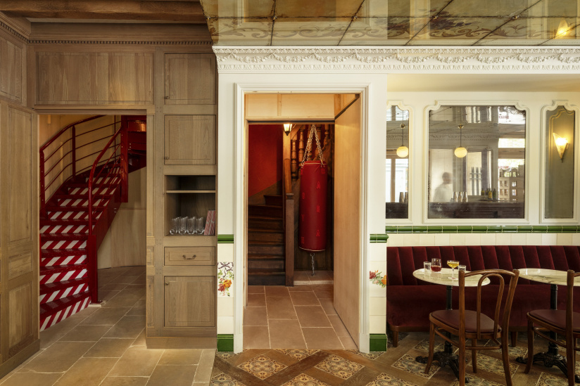 Cravan : bar à cocktails haute couture et librairie dans un hôtel particulier historique à Paris