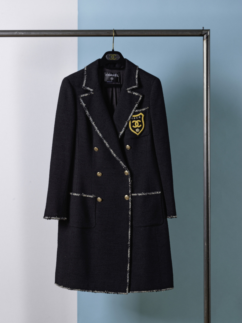 Une exposition mode gratuite de centaines de pièces Chanel dans une sublime maison de ventes à Paris