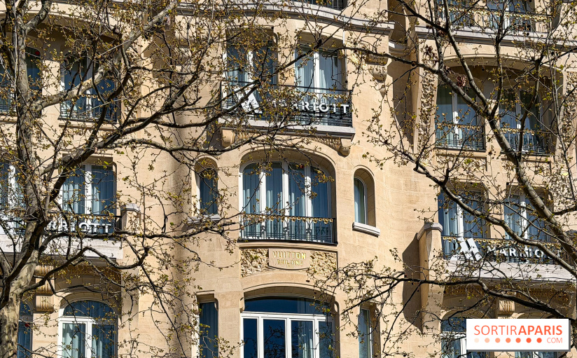 Cette célèbre maison de luxe est sur les Champs-Élysées depuis 1914 et sa première façade existe encore