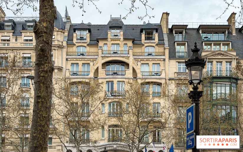 Cette célèbre maison de luxe est sur les Champs-Élysées depuis 1914 et sa première façade existe encore