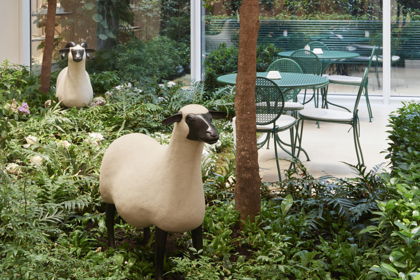 Galerie Dior : exposition des oeuvres de Claude & François-Xavier Lalanne avant les enchères