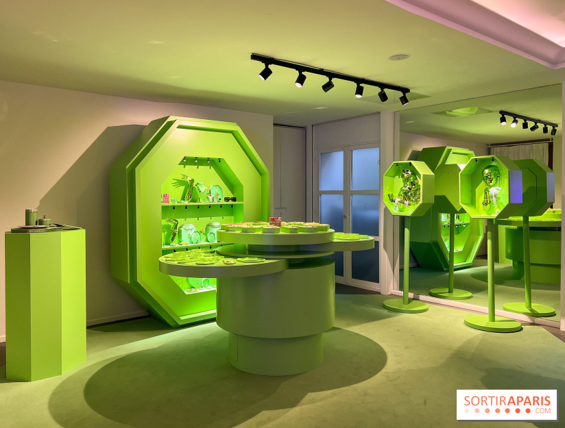 Découvrez le pop-up store immersif gravé Swarovski, dans le Marais