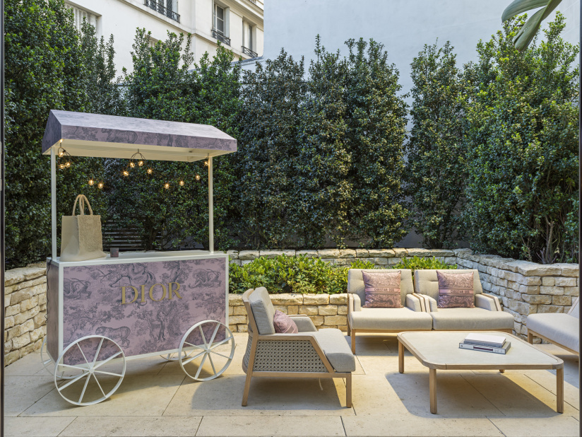 Dioriviera, le pop up Dior qui ramène le soleil à Paris : aperitivo et cocktails au 30 Montaigne