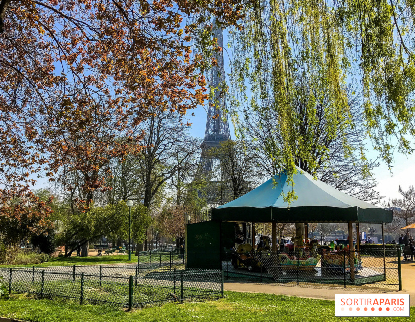 Visual paris eiffel tower, spring