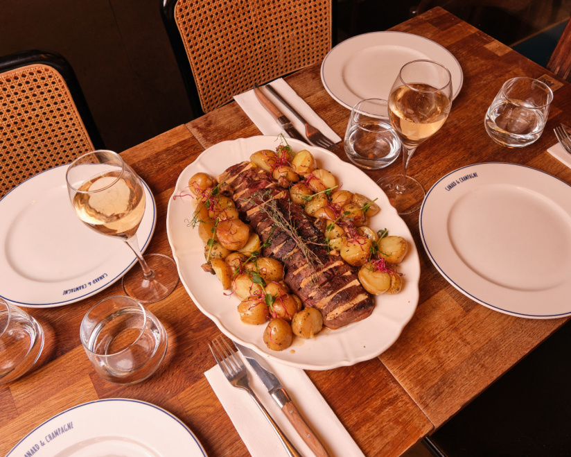 Canard & Champagne à Paris : le meilleur burger de canard à découvrir