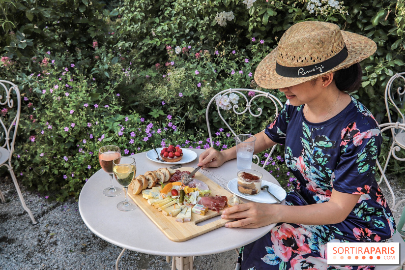 Le Café Renoir et sa terrasse estivale 2019