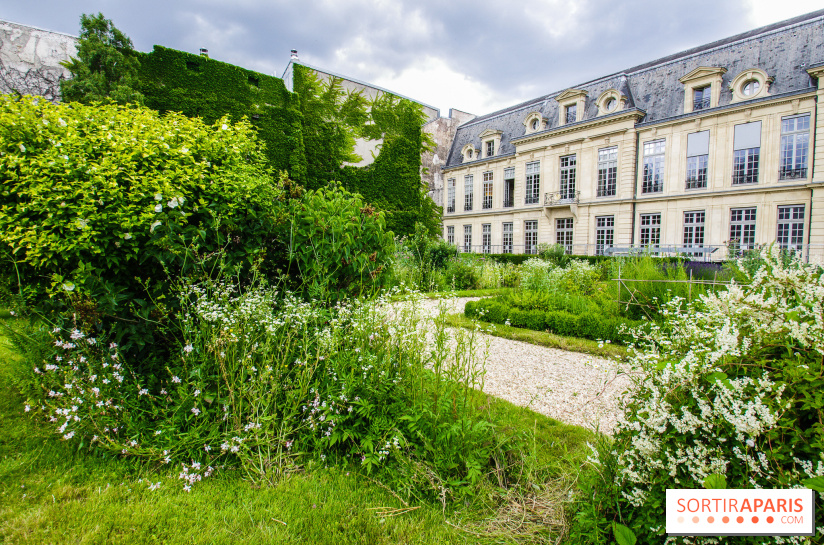 Le jardin des Arts-Albert Schweitzer à Paris, les photos