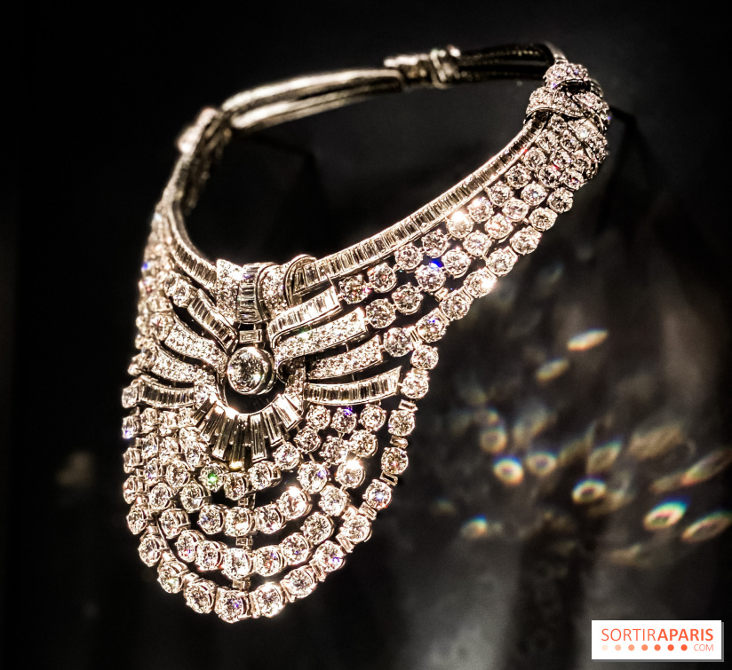 Photos Exposition Pierres Précieuses, du minéraux aux bijoux avec le Joaillier Van Cleef & Arpel diamand